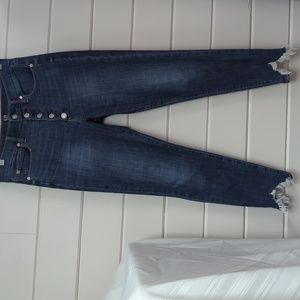 GAP skinny with fringe bottom, size 28